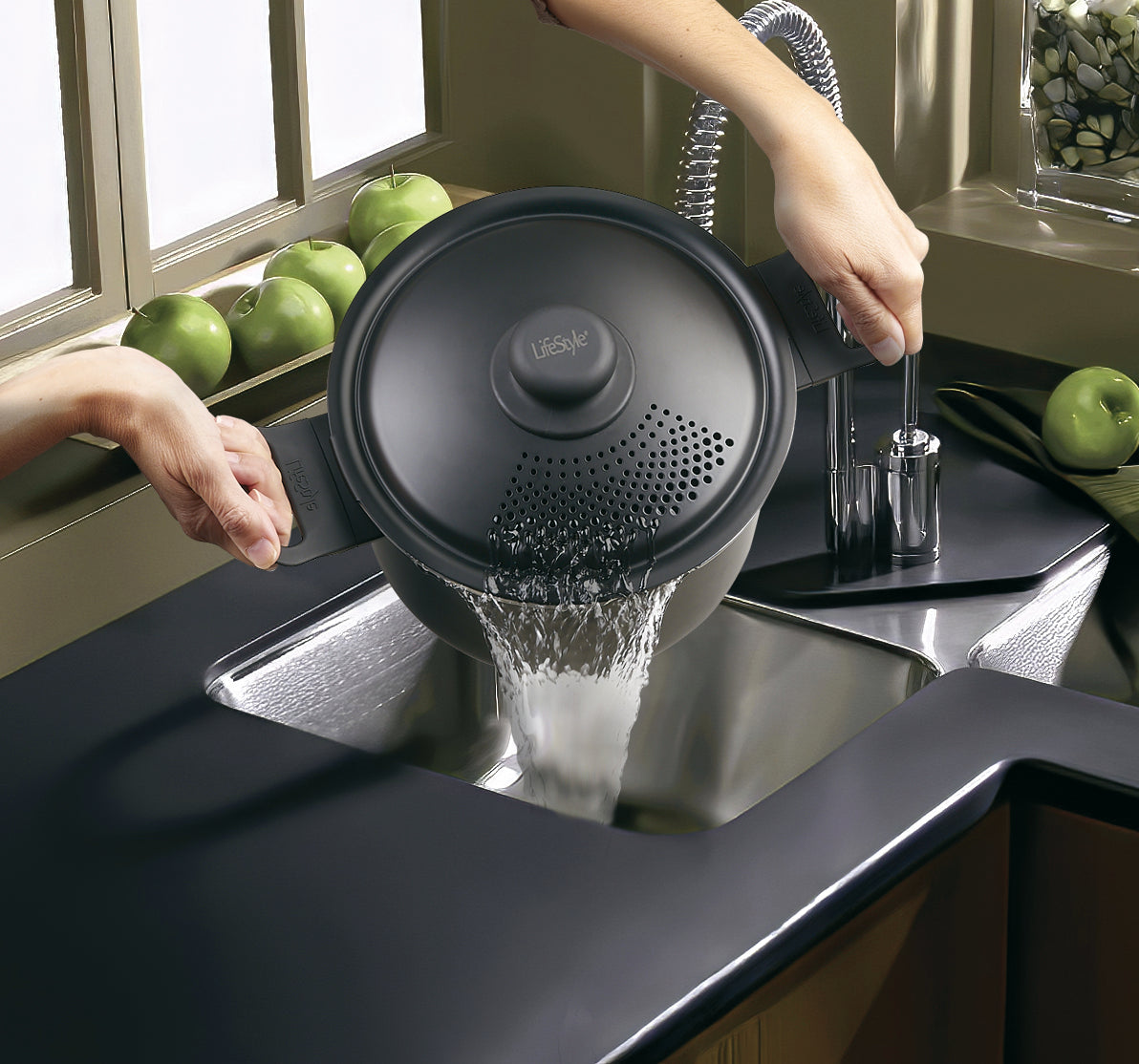 Olla escurridora de aluminio
